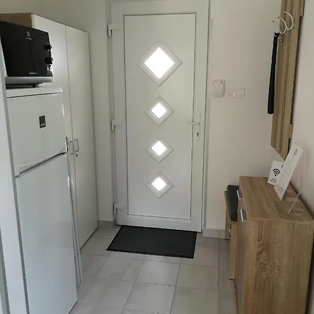 Ady Apartmanhaz Semesterbostad *