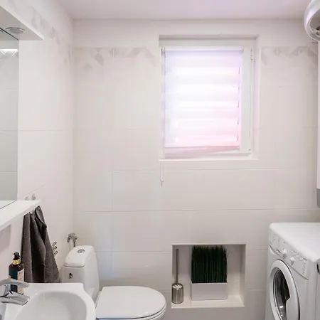 Ady Wellness Apartmanhaz - Privat Jacuzzi & Infraszauna Orfu