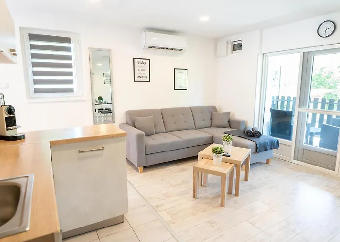 Semesterbostad Ady Apartmanhaz - 3 Halos, Kert Es Grillterasz